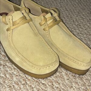 Clark’s Original’s Wallabees Low Tan Suede